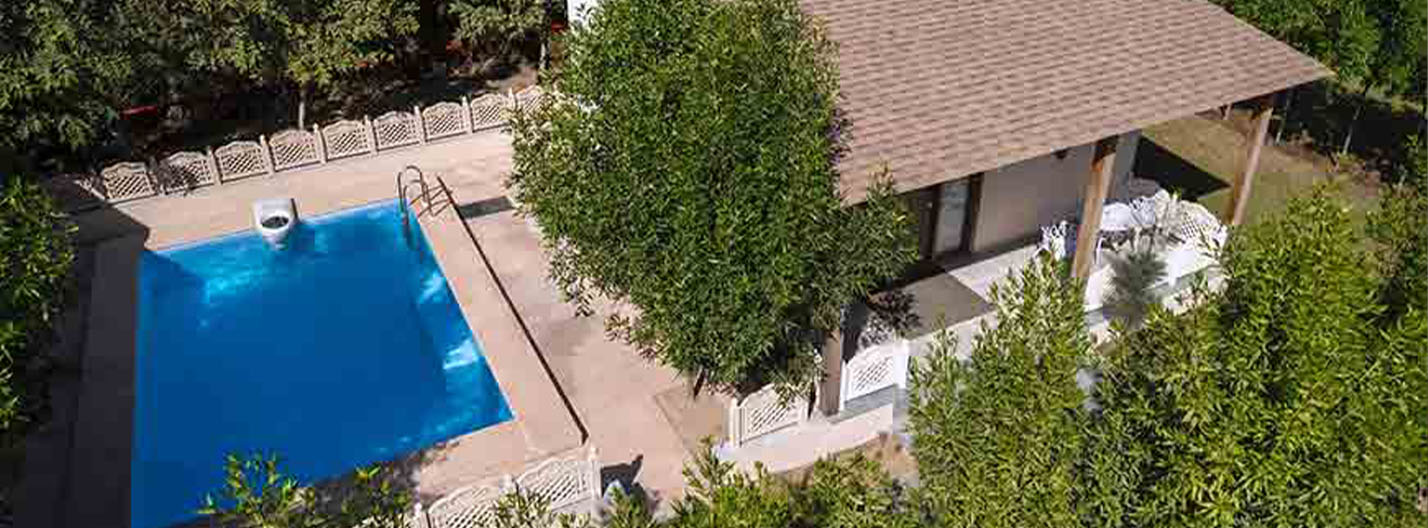 2635/116_chalet_pool_1.jpg